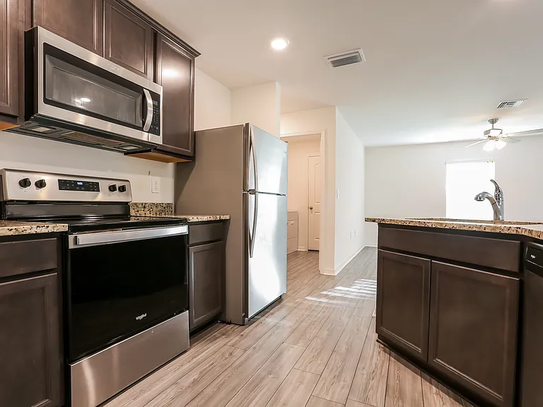 5725 Centro Ave — Photo 5