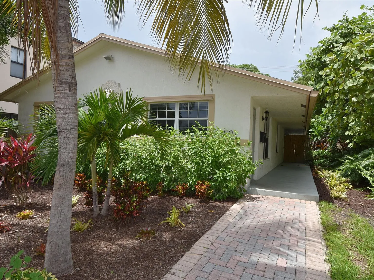 2 bed, 2.0 bath, 1174 sqft, $2,500 — Photo 2