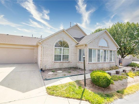 3rd image of 11590 Winding Wood Dr
