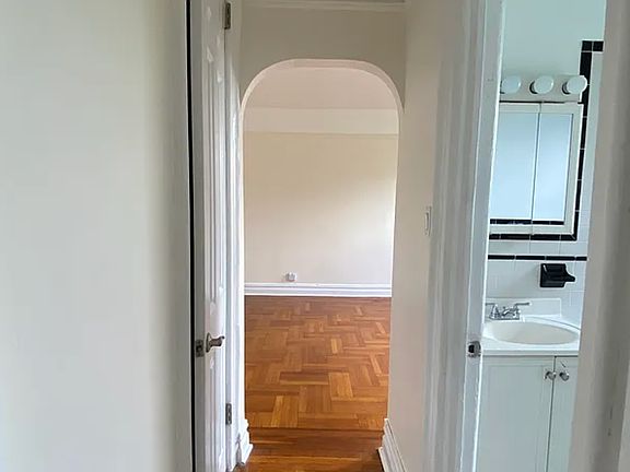 4th image of 80 Winthrop St APT E4