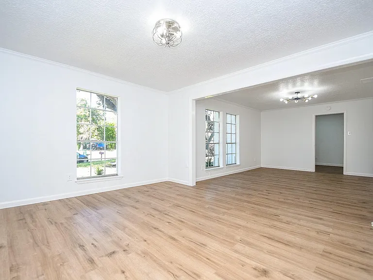 7703 Braesridge Ct — Photo 6