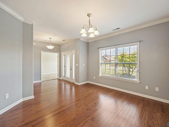 4th image of 104 Twin Springs Dr