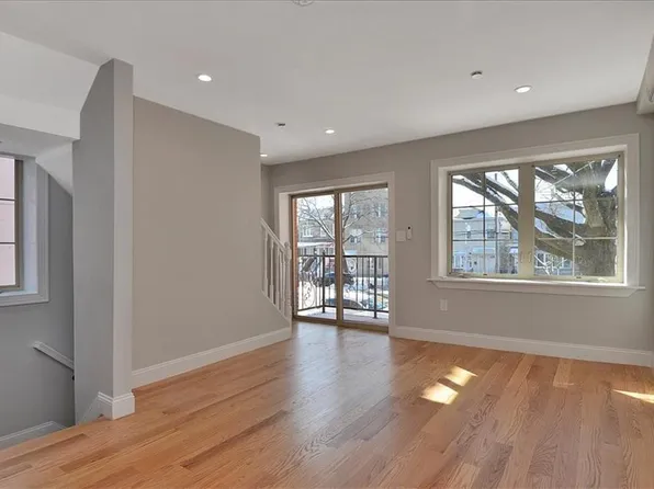 2017 W 6th St, Brooklyn, NY 11223