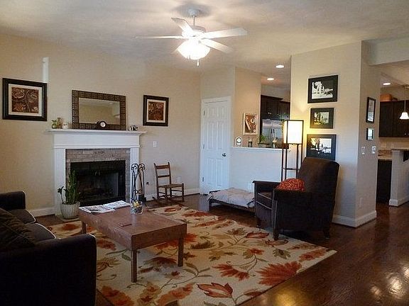 4th image of 1811 Asher Ln