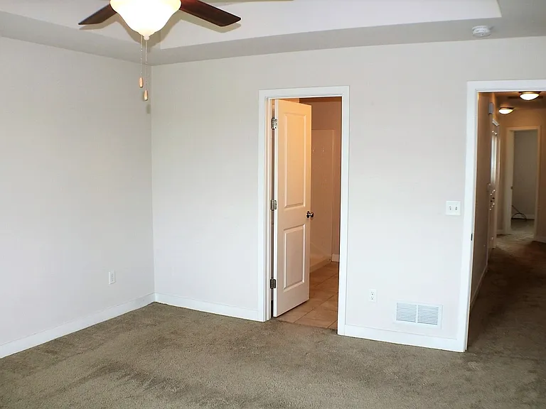 459 Taft Ave SE — Photo 17