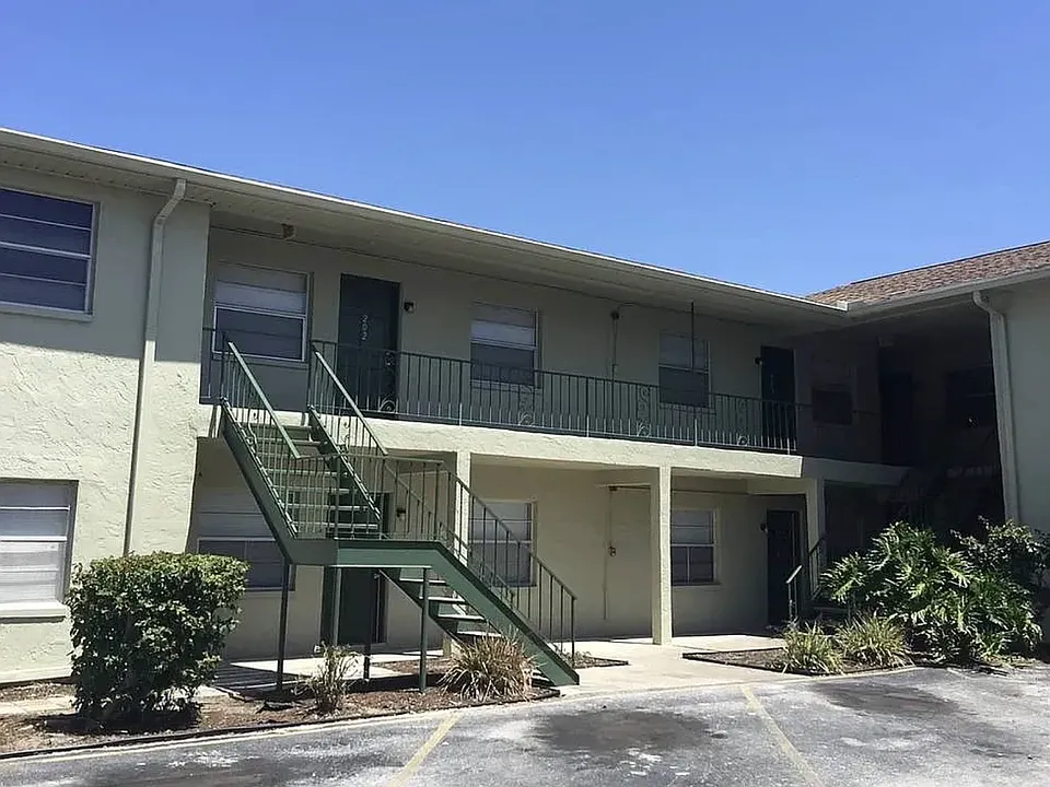 1632 Jefferson Ave #105