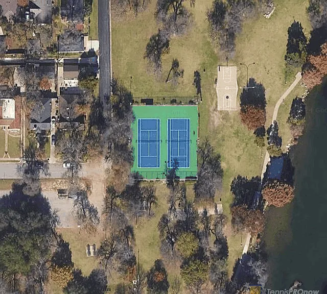 Kidd Springs Recreation Center is just across the street, offering free yoga classes, a fitness center, tennis courts, scenic walking trails, and swimming pools.