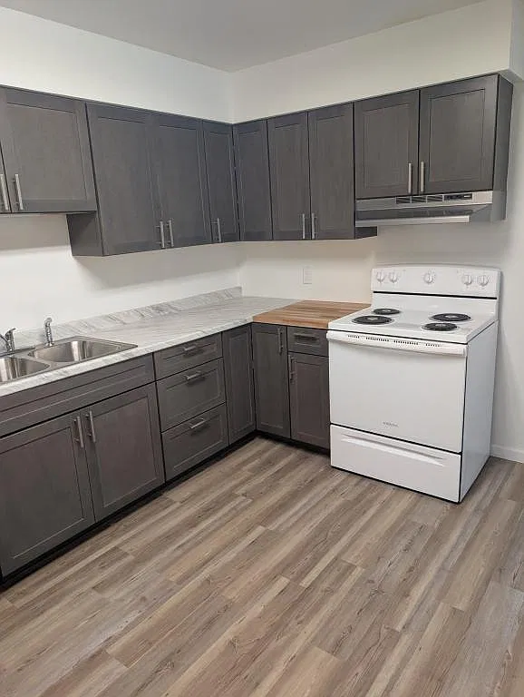 1826 Sunnyside Dr. Apt. 8 — Photo 1