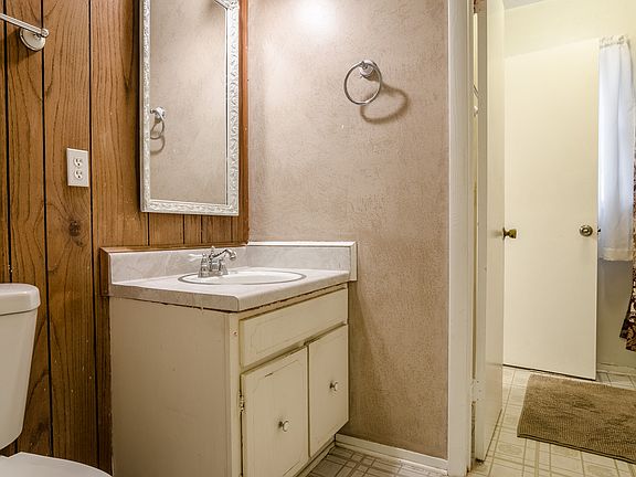 3rd image of 3008 Winchester Dr