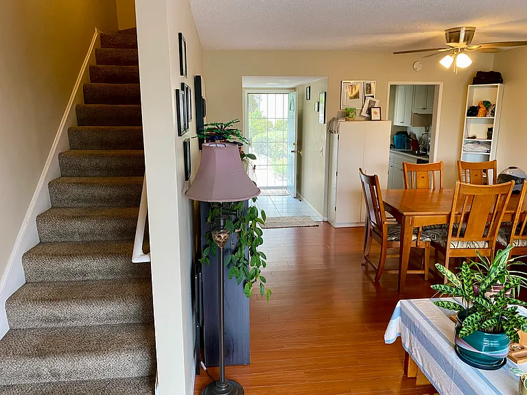 224 S El Camino Real — Photo 3