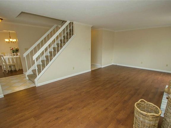 3rd image of 32539 Jefferson Dr