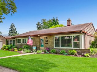 121 N Wille St, Mt Prospect, IL 60056