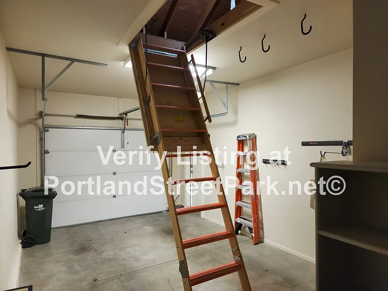 One-car garage with opener
