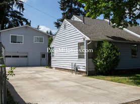 7307 SE 76th Ave, Portland, OR