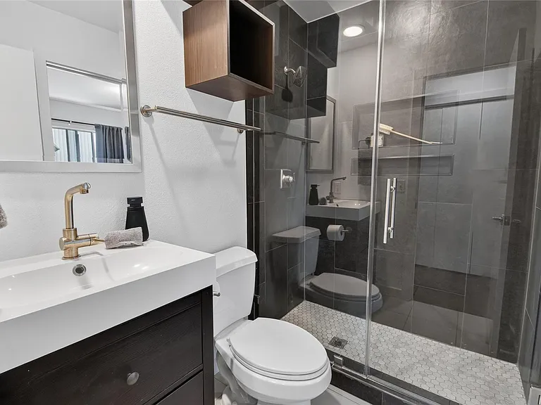 6916 Yellowstone Way Dr — Photo 10