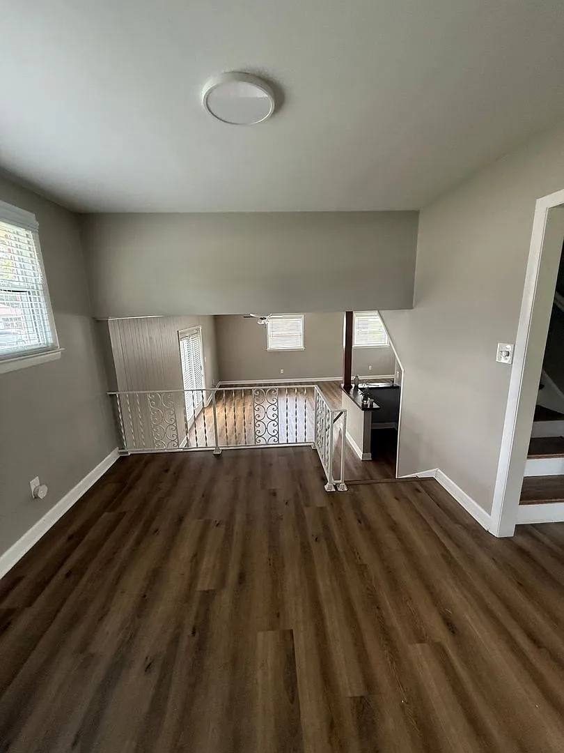 3 Bed/1.5 Bath Brick Home on 0.3 acres — Photo 3