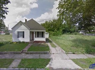 1922 Spruce St, Terre Haute, IN 47807