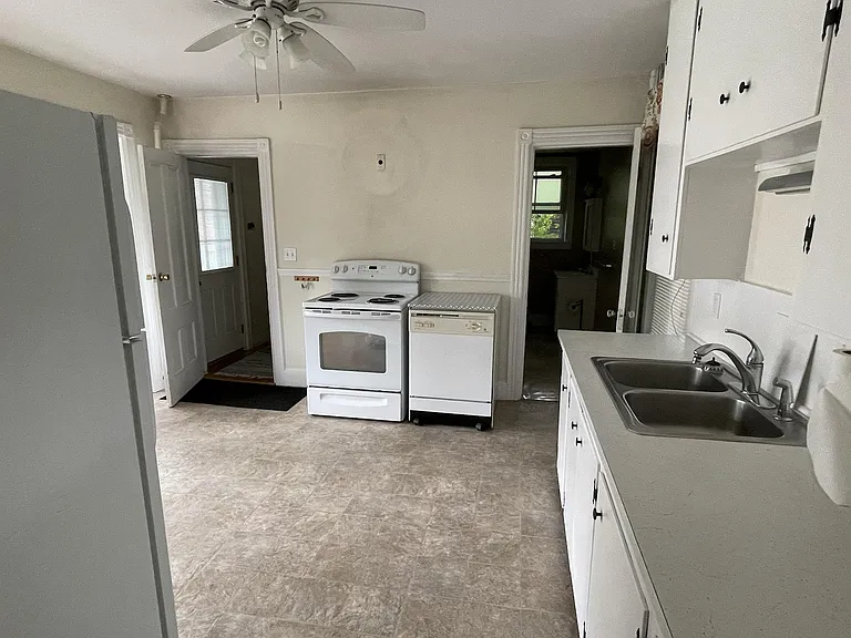 203 Marriner St #2 — Photo 8