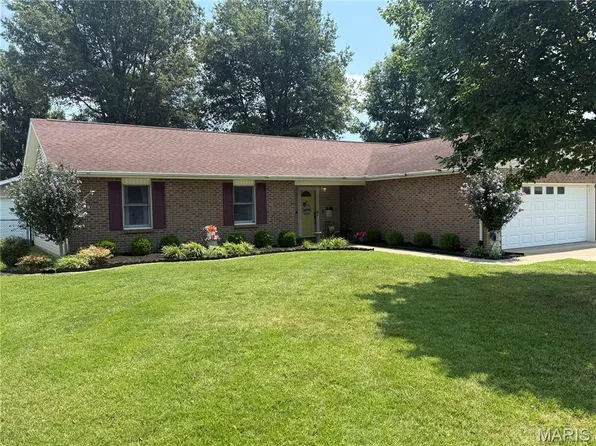 1010 Pine St, Sikeston, MO 63801