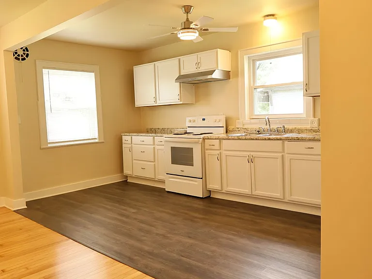 1426 Silver St — Photo 3