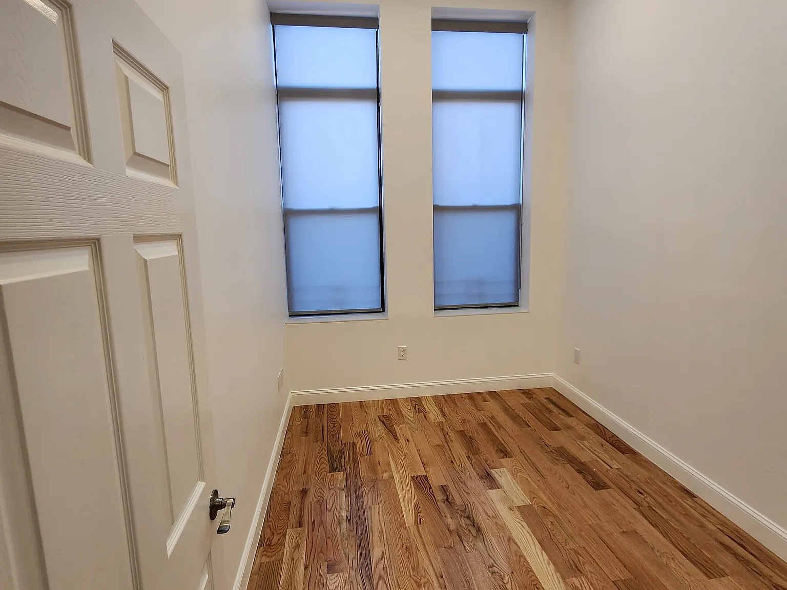 2 bed, 1000 sqft, $2,200 — Photo 2