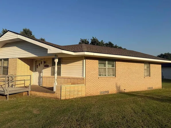 844 Mimosa Dr, Watonga, OK 73772