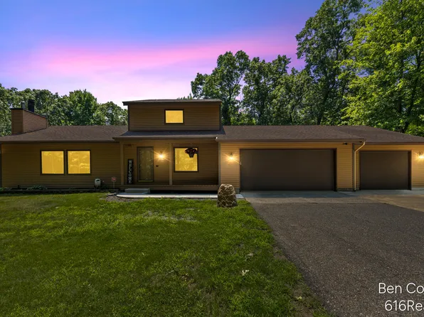 3161 Emberwood Dr SE, Lowell, MI 49331