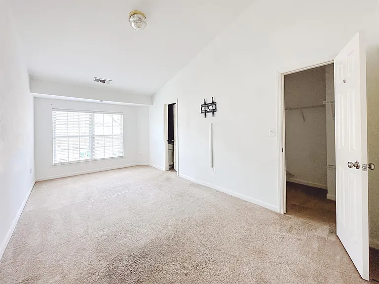 3247 Hidden Cove Cir — Photo 14