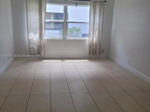 241 SE 9th Ave APT 104, Pompano Beach, FL 33060