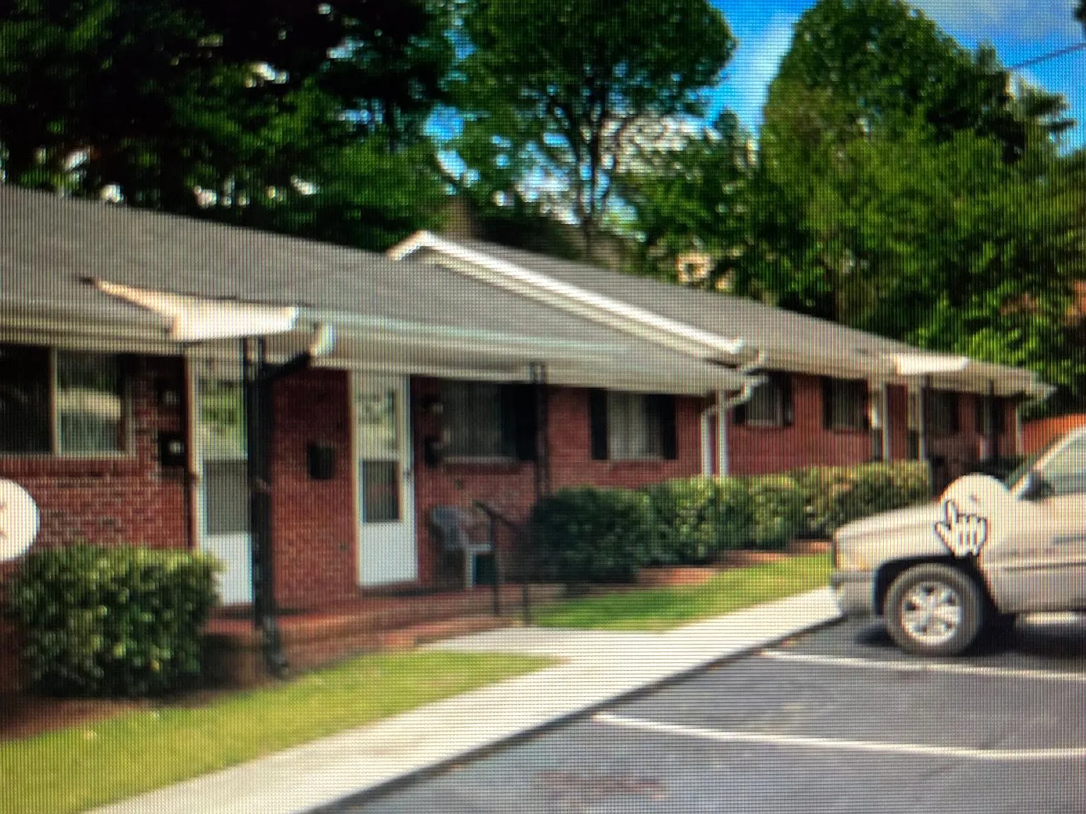 2 bed, 835 sqft, $995 — Photo 2