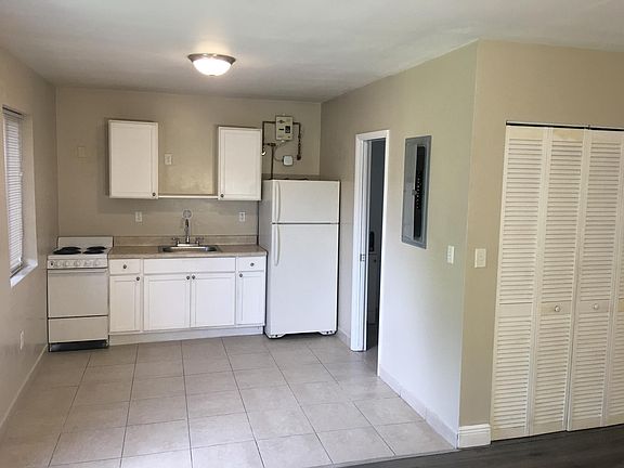 KITCHEN-DINNING