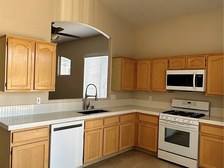 1922 Thunder Ridge Cir — Photo 10