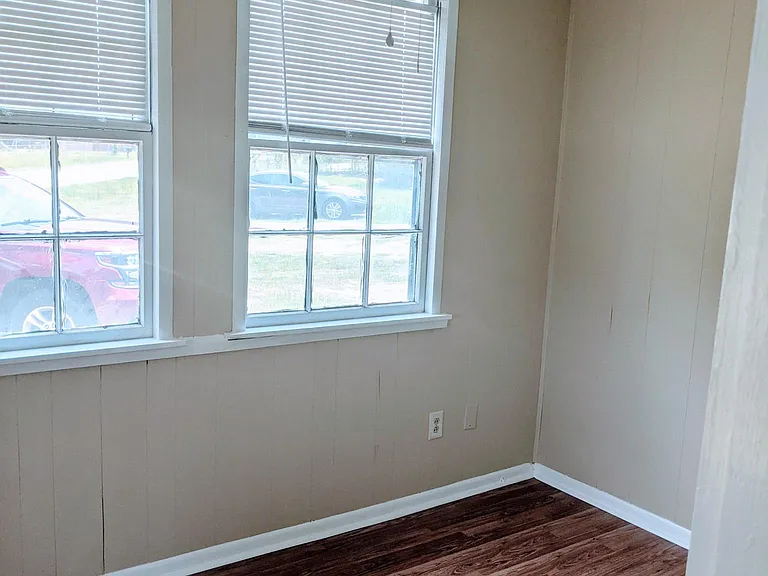 2435 Ridge Rd — Photo 9