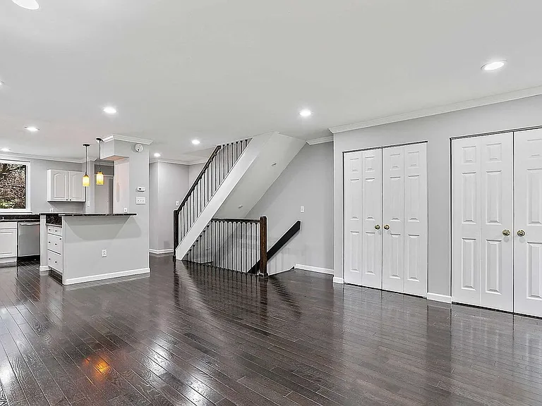 7008 Sherwood Rd #36 — Photo 14