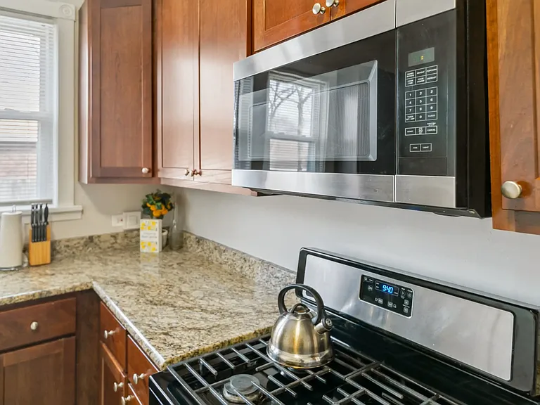 311 W Park Ave — Photo 7