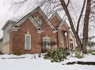 24 Mount Eagle Dr, Penfield, NY 14526