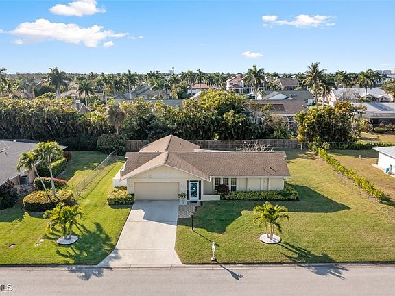 4th image of 15048 Bonaire Cir