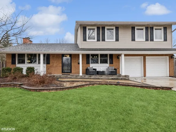 446 N Clark Dr, Palatine, IL 60074