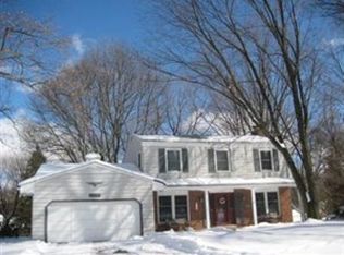 8347 Vera Dr, Brecksville, OH 44141