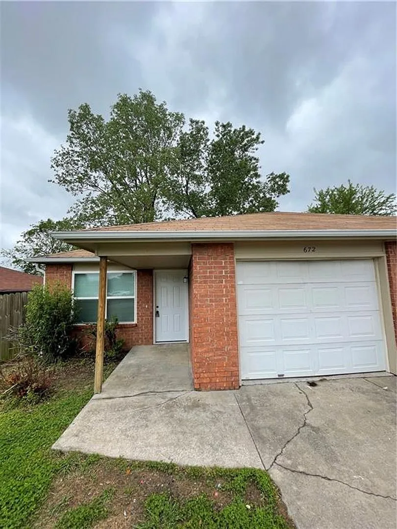 670 - 672 Martha — Photo 1
