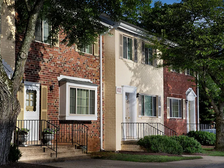Whitehall Square Apartments — Photo 9