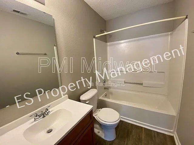 10902 Glenayr Dr — Photo 22