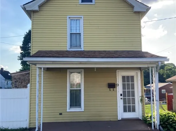 9 Dubois St, Scottdale, PA 15683