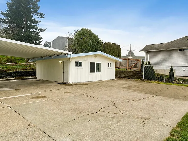 1509 Juniper St — Photo 5