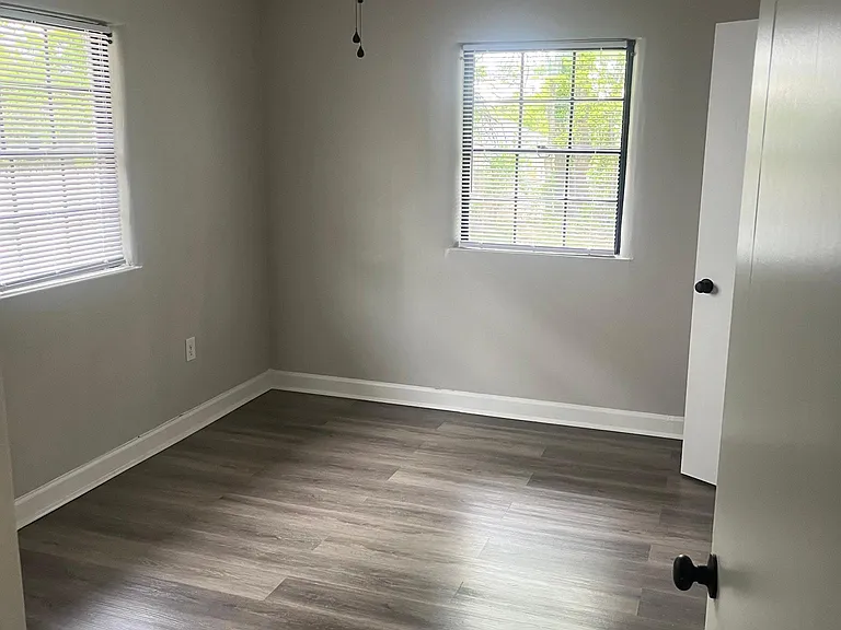16 Julian St — Photo 4