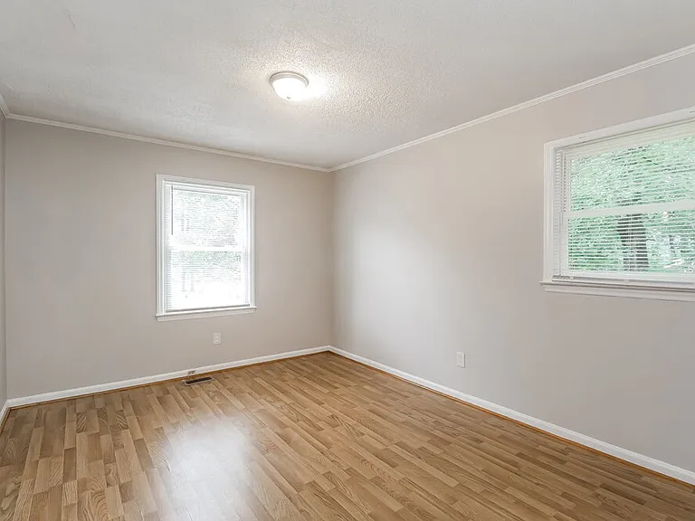 2124 Fox Hunt Dr — Photo 13