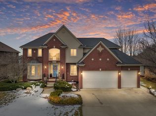 45697 Riverwoods Dr, Macomb, MI 48044