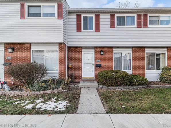 27809 Eastwick Sq, Roseville, MI 48066
