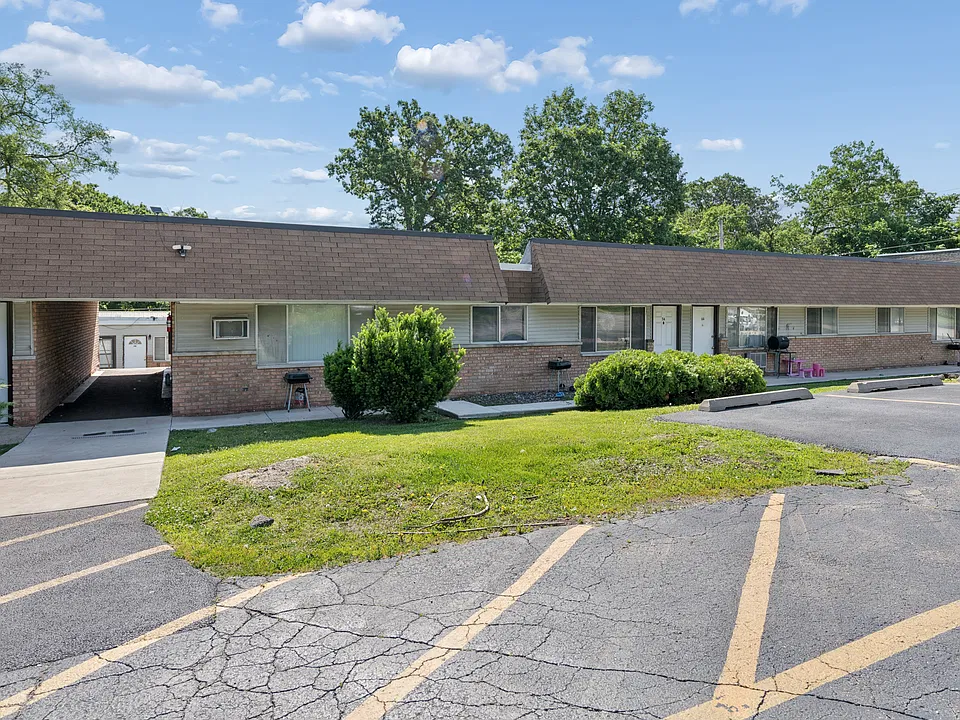 141 N Lincolnway #4A