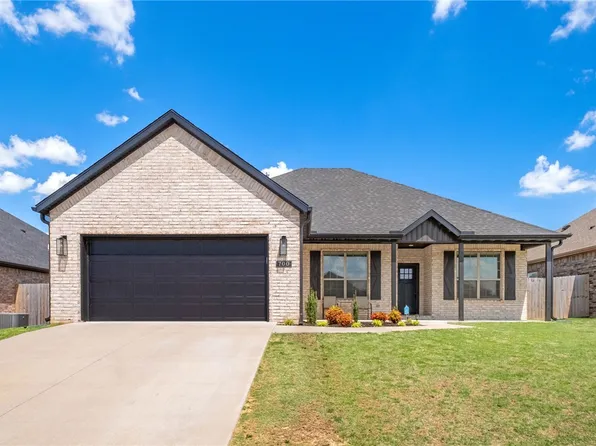 700 Bonnie St, Bentonville, AR 72713